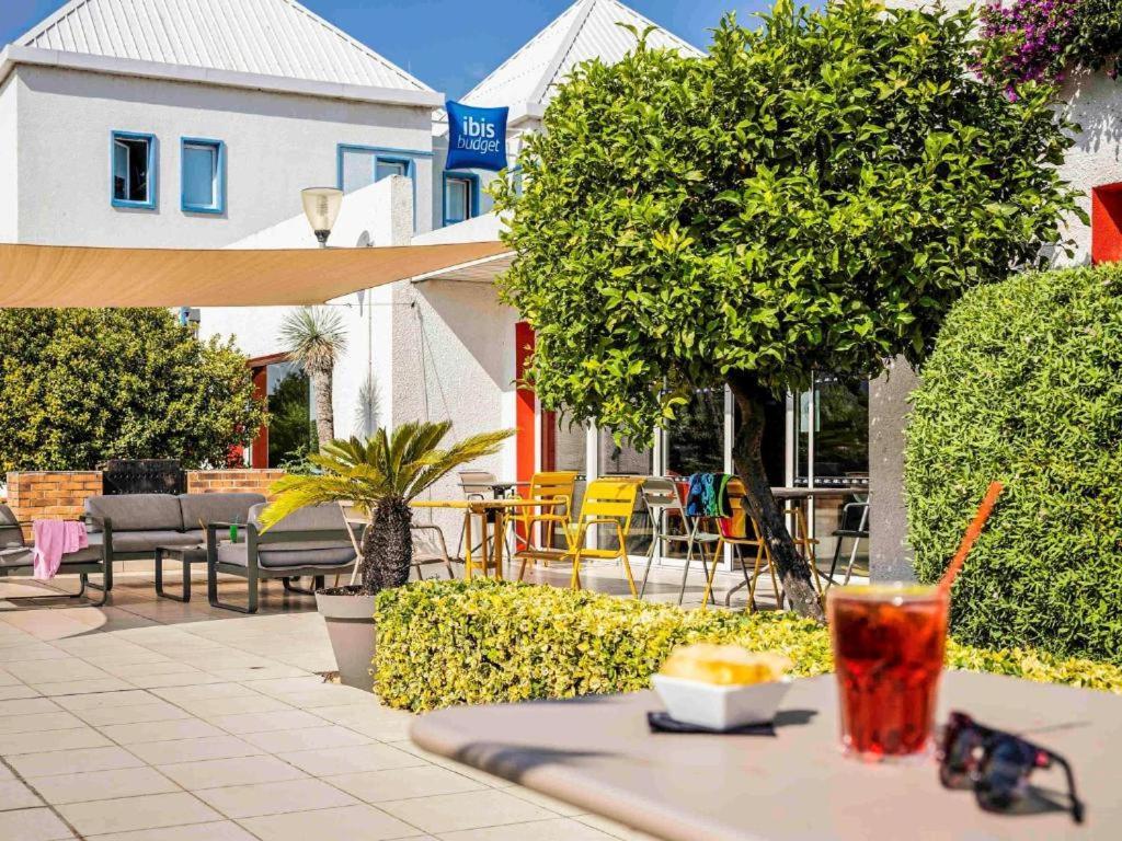 Ibis Perpignan Sud Saint Charles Exterior foto